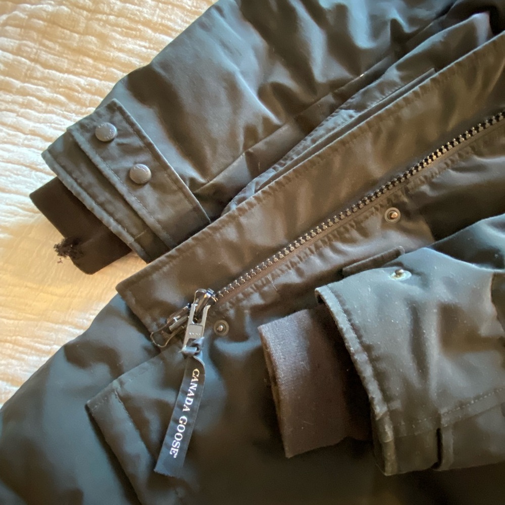 Black Shelburne Parka Canada Goose - Picture 7 of 8